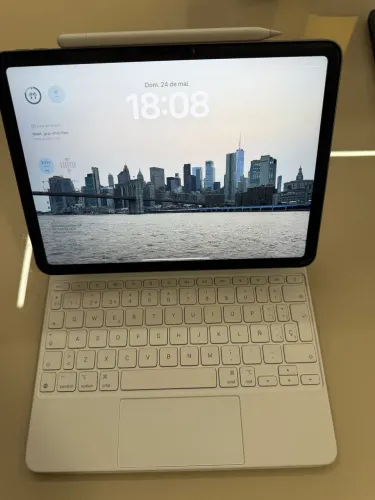iPad Air M3 - Magic Keyboard - Apple Pencil
