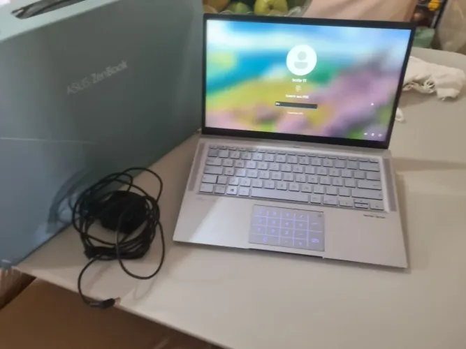 ASUS Zenbook 256GB, 8GB Ram DDR4, i5 10° Geração 