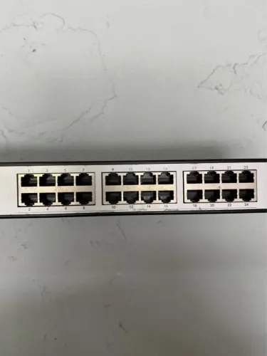 Switch 24 Portas Fast Ethernet Intelbras Sf 2400 Qr 10/100