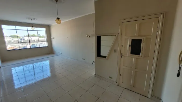 Apartamento à venda com 3 quartos, Centro - Pinda