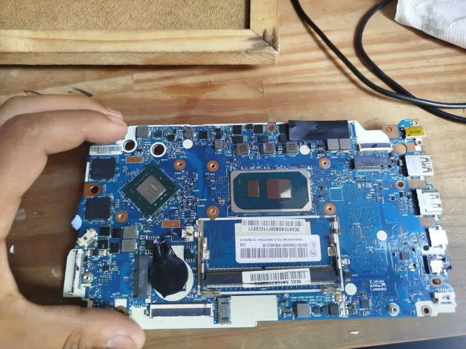 Placa mãe notebook V14 G2 i5 11th e mx3502gb com 4gb ram na placa