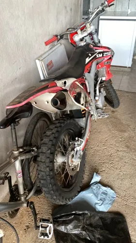 Moto de trilha XM 250 2013 tem nota fiscal 