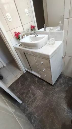 Armário para banheiro em porcelanato