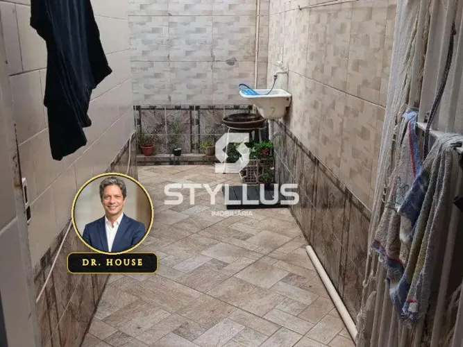 Ampla Casa de Condomínio com 2 Quartos e Vaga no Cachambi! M61A