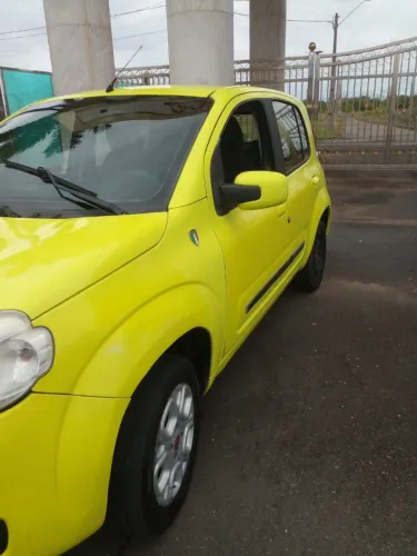 Fiat Uno Attractive 1.4 EVO Fire Flex 8V 4P 2012
