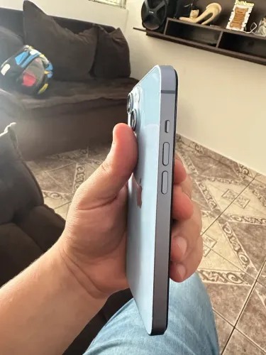iPhone 14 azul
