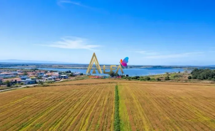 ÁREA ESTRATÉGICA EM ILHOTA 201.333,33 m²