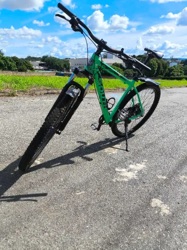 Bicicleta aro 29 preparada para trilha 