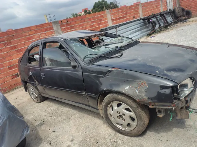 Kadett 98 2.0 GLS só peças leia a descrição