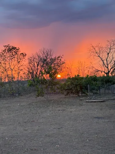 Fazenda 578 Hectares em Urucuia/MG - Córrego e Estrutura