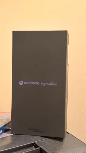 Motorola Signature 5G 512GB 24GB (12GB RAM + 12GB RAM LACRADO