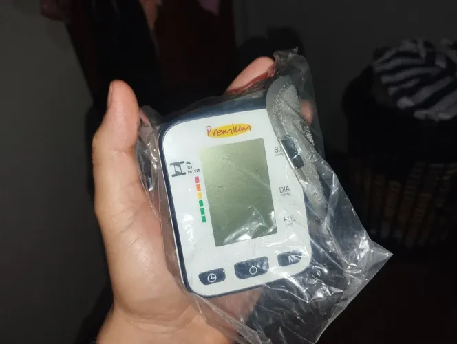 Aparelho de pressão semi novo