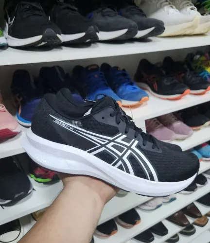 Tênis Asics Novo - Tamanho 41 - Original - Academia - Corrida - Uso diário