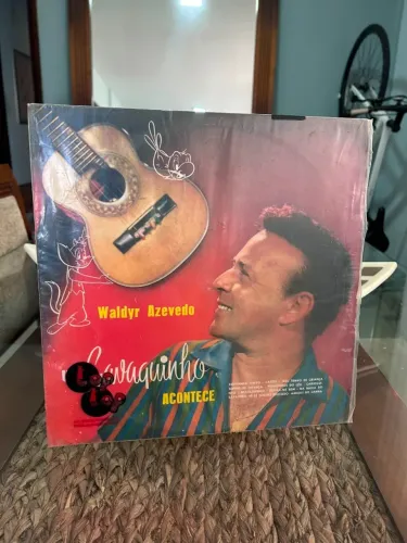 Waldyr Azevedo* - Um Cavaquinho Acontece (LP, Album)