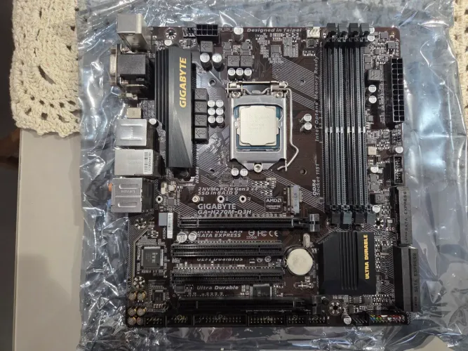 Placa mae Ga-H270M-D3H + Core I7 7700k 4.2ghz
