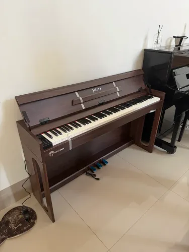 Piano digital Sakura