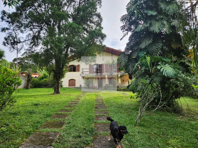 Chácara à venda em Sítio Vale Verde, São Paulo: 4 dormitórios, 3 banheiros e ótima oportun