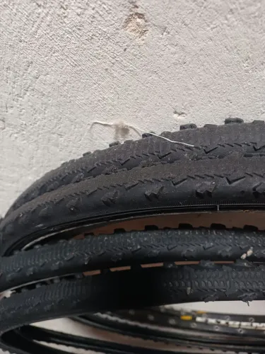 Pneus 700x35