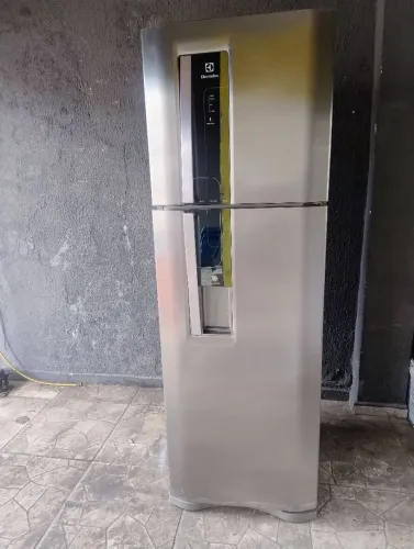 Geladeira Eletrolux Frost Free inox