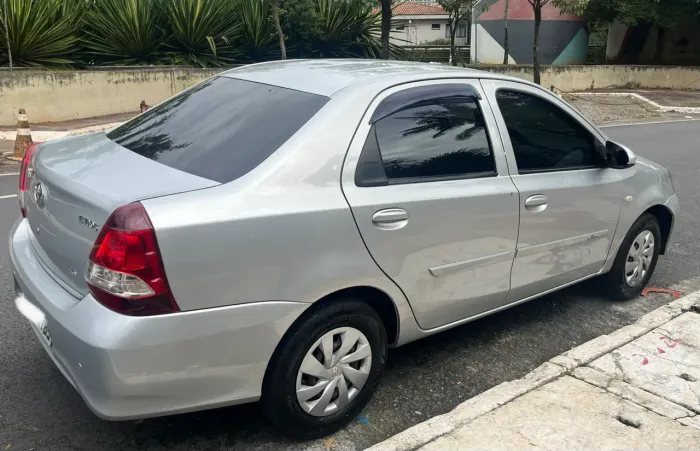 Toyota Etios X Sedan 1.5 Flex 16V 4P Mec. 2019