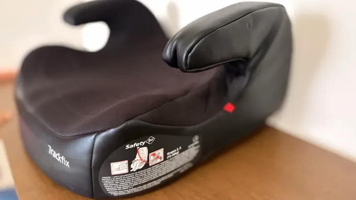 Assento de Elevação Safety 1st Booster TrackFix com Base Isofix até 36kg Preto