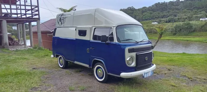 Volkswagen Kombi Furgão (álcool) 2006