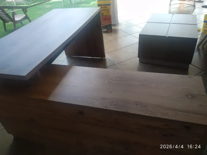 Escrivaninha modular em L com mesa de centro