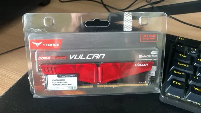 Memória RAM (1x8gb) Team Group T-Force Vulcan DDR4