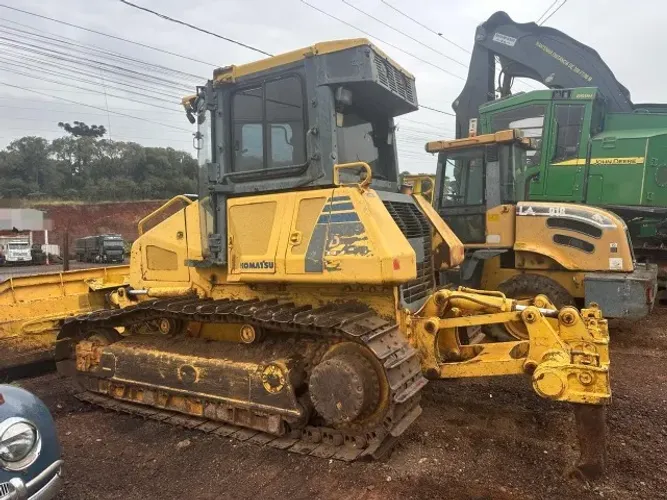 Trator de Esteira Komatsu D51EX Ano 2008 16.000 Horas Revisado