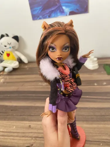 Clawdeen monster high