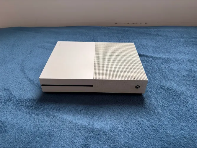 Xbox one s + 2 manete + 7 jogos
