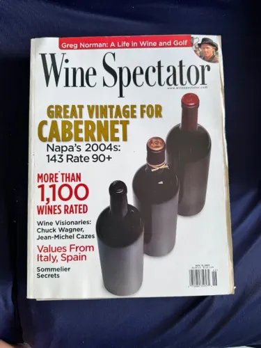 Lote 6 Revistas Wine Spectator - Edições Especiais e Guias de Vinhos