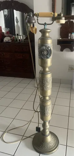 Telefone antigo de coluna