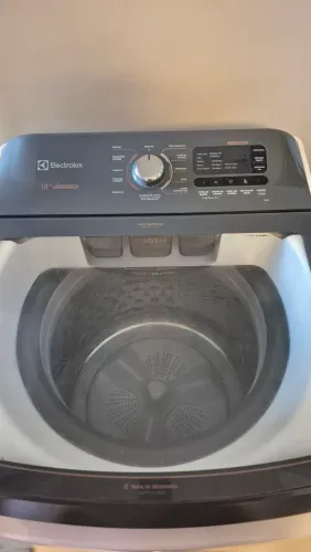 Máquina de Lavar Electrolux 18kg Branca Premium Care com Cesto Inox