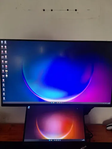 Monitor ultrafine 4k 32p e monitor portatil 15p