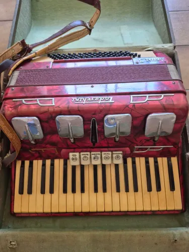 Acordeon Todeschini Artist 3 - Selo Verde ÓTIMO ESTADO (Relíquia / Para Revisar)