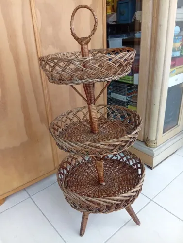 Antiga e Clássica Cesta / Fruteira multiuso em vime
