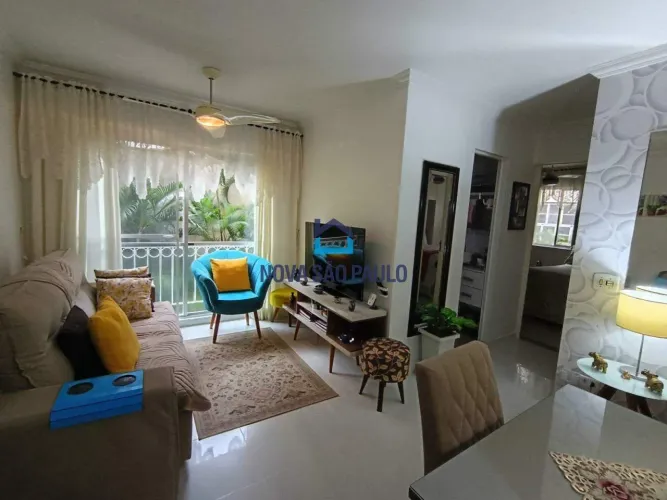 Apartamento reformado à venda - Vila Mariana com 2 quartos, 1 vaga- Metrô Santa Cruz