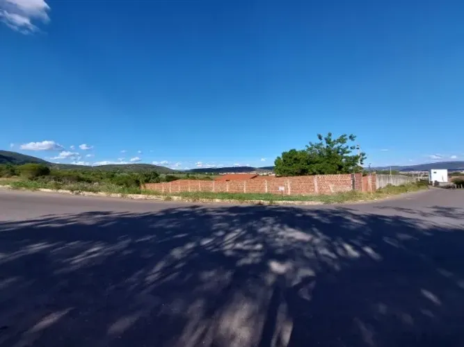 TERRENO 1.OOOm² OLHOS D'ÁGUA BRUMADO