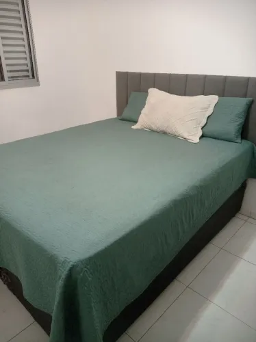 Cama Queen box baú com o colchão 