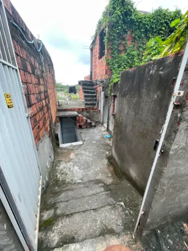Vendo 2 casas e 1 ponto pra comércio.
