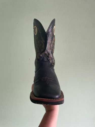 Vendo Texana Durango tamanho 41