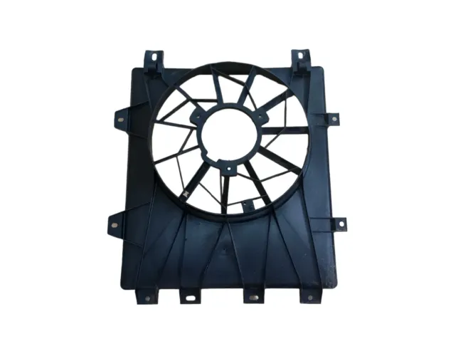 Defletor Radiador Lado Direito Chevrolet Silverado 2001