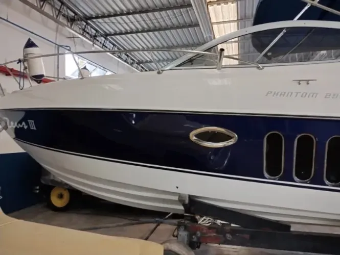 LANCHA PHANTOM 29 PÉS ANO 2006, DOIS MERCURY 120 CV DIESEL