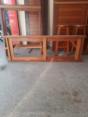 Janela de madeira cumarú