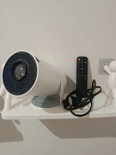 Projetor - Modelo HY300