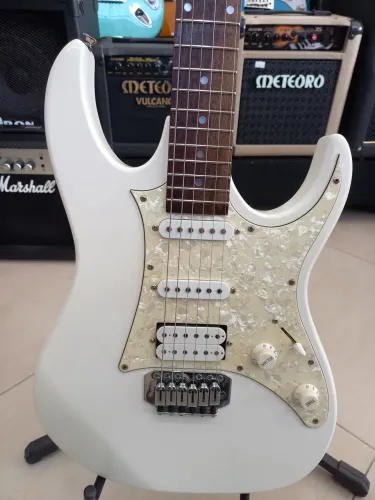Guitarra ibanez Gio semi nova
