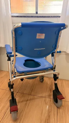 Vendo cadeira de banho/rodas