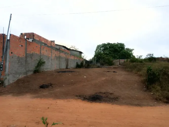 UM TERRENO PARA QUEM QUER MORAR BEM.<br>