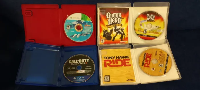 Jogos originais de Playstation 4,3 e Xbox 360 tudo por 150 retirar em Parelheiros ou trem.